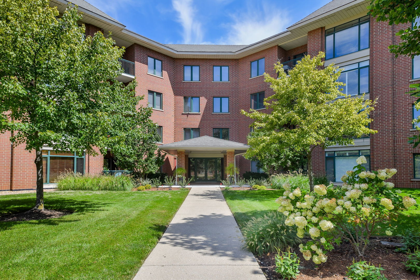 875 E 22nd Street #A-206, Lombard, IL 60148