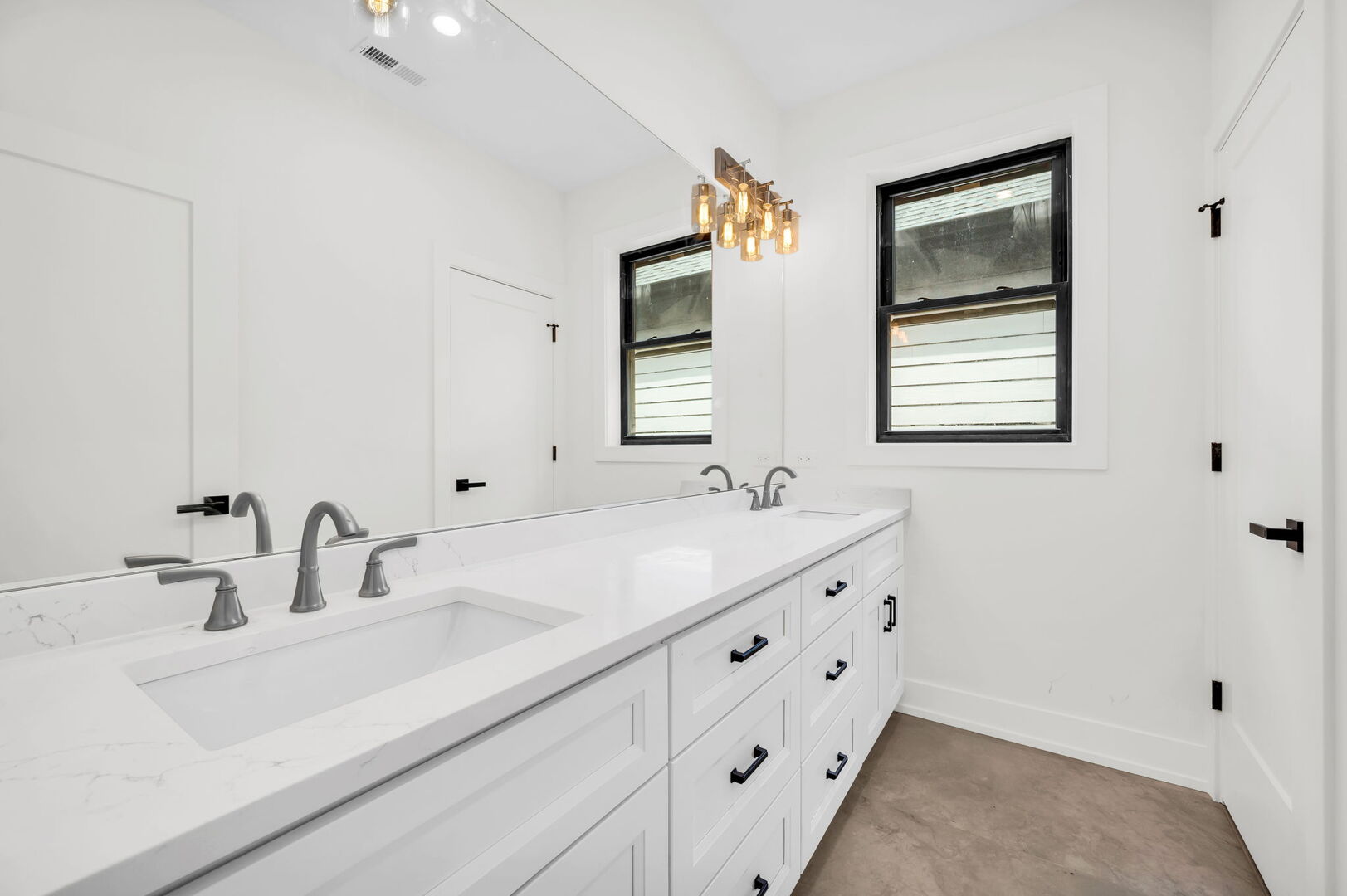3903 N Drake Avenue, Chicago, IL 60618