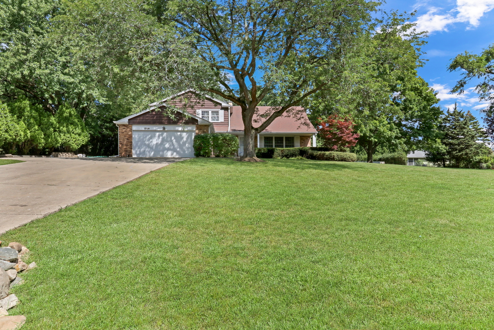 1506 Bull Creek Drive, Libertyville, IL 60048