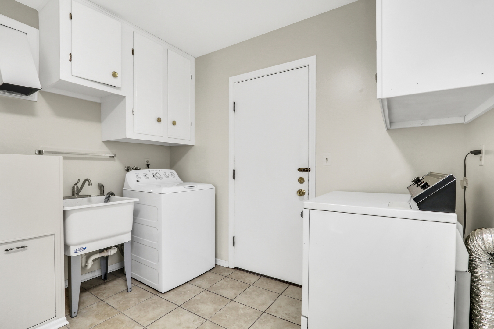 1506 Bull Creek Drive, Libertyville, IL 60048