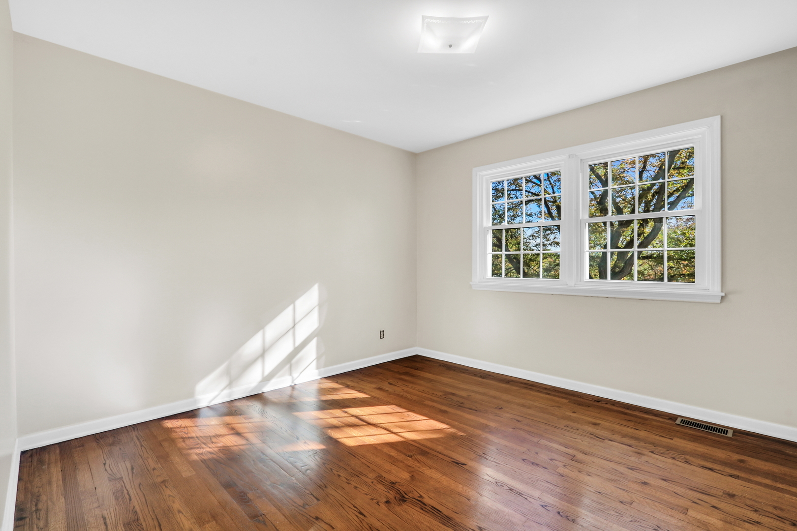 1506 Bull Creek Drive, Libertyville, IL 60048