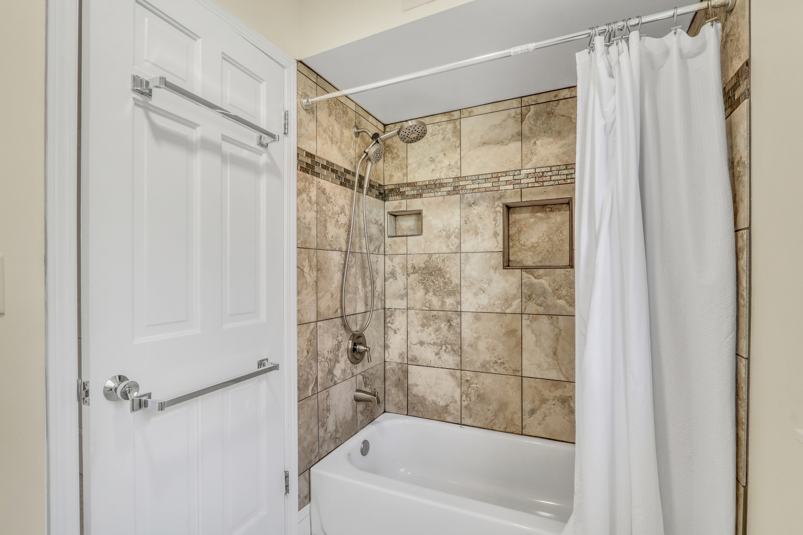 1506 Bull Creek Drive, Libertyville, IL 60048