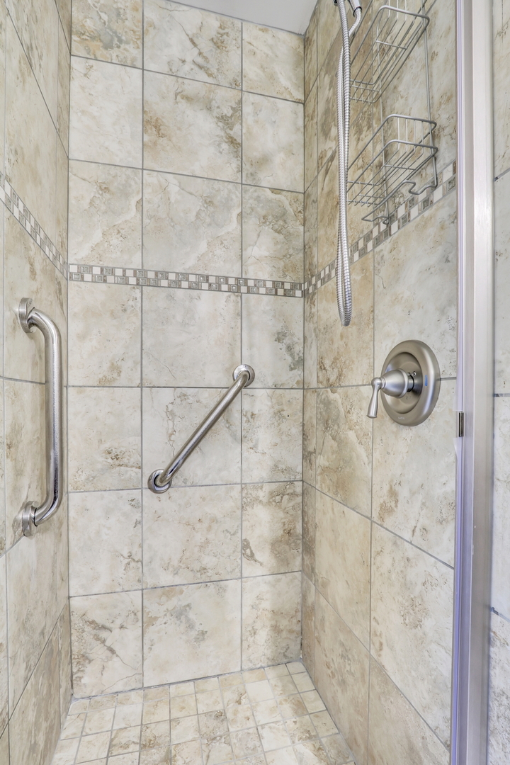 1506 Bull Creek Drive, Libertyville, IL 60048