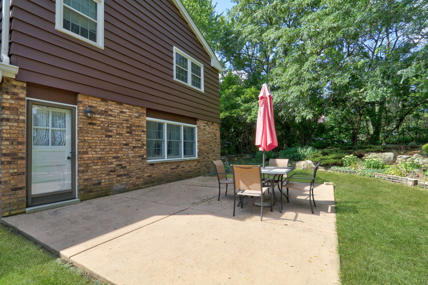 1506 Bull Creek Drive, Libertyville, IL 60048