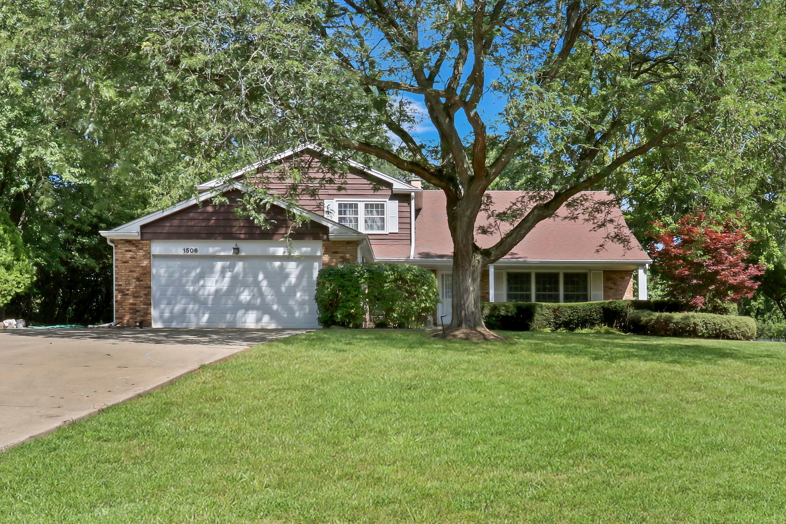 1506 Bull Creek Drive, Libertyville, IL 60048