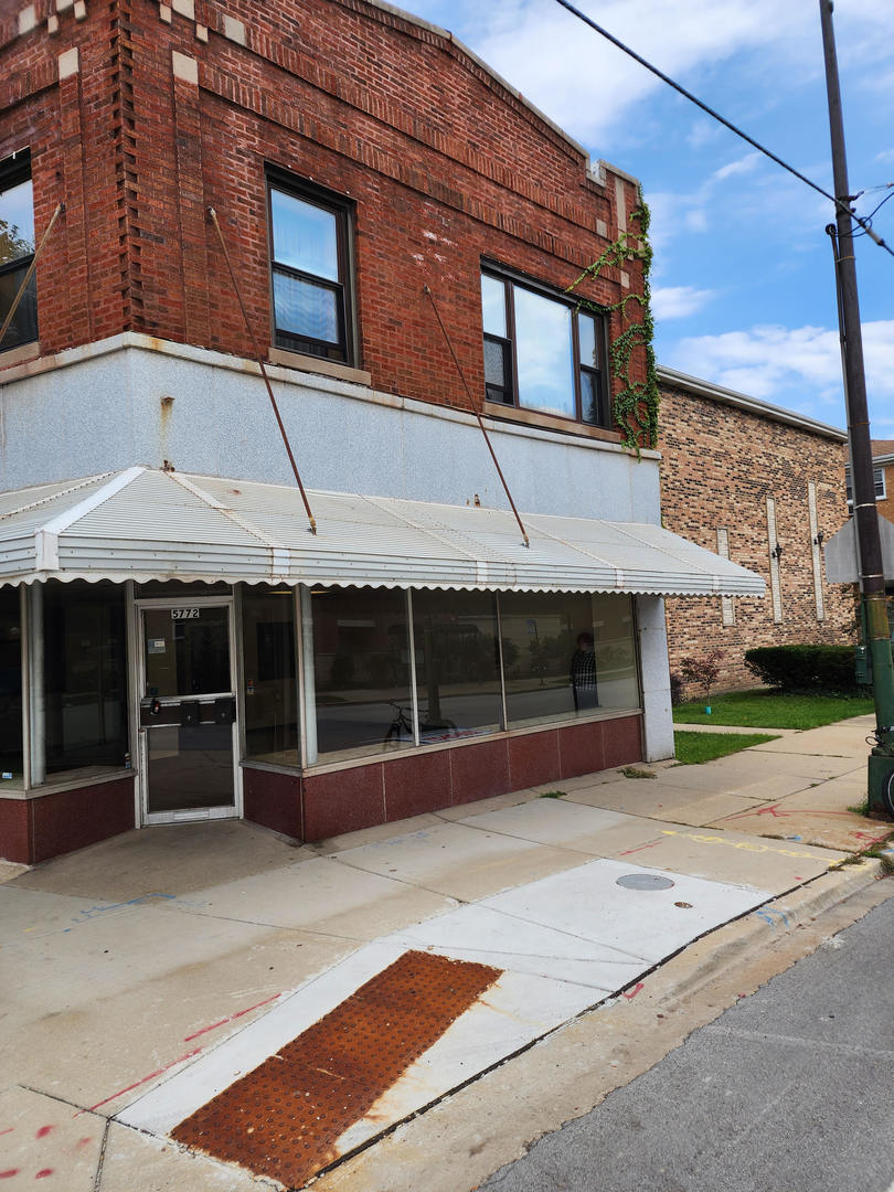 5772 W Higgins Avenue, Chicago, IL 60630
