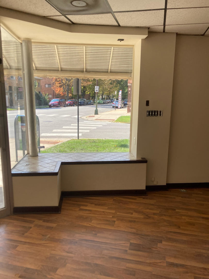 5772 W Higgins Avenue, Chicago, IL 60630