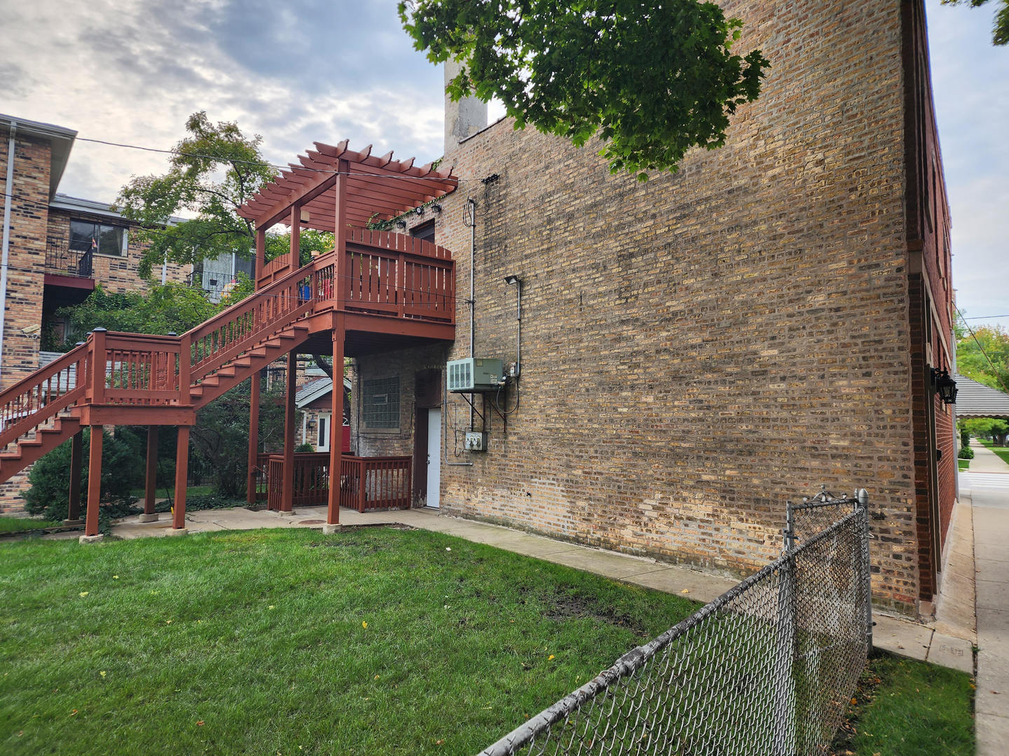 5772 W Higgins Avenue, Chicago, IL 60630