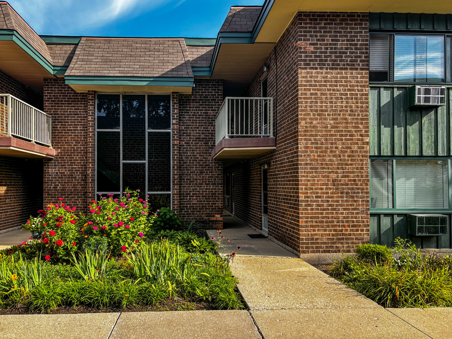 444 S Spring Road #17, Elmhurst, IL 60126
