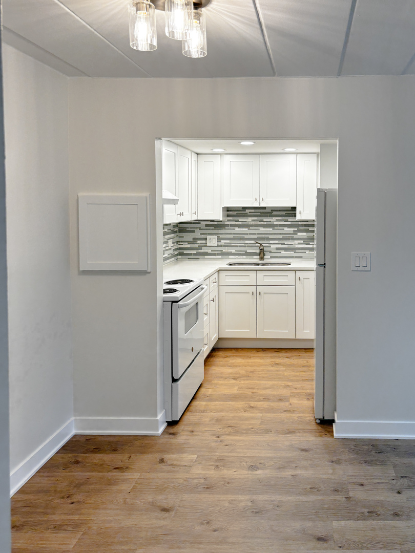 444 S Spring Road #17, Elmhurst, IL 60126