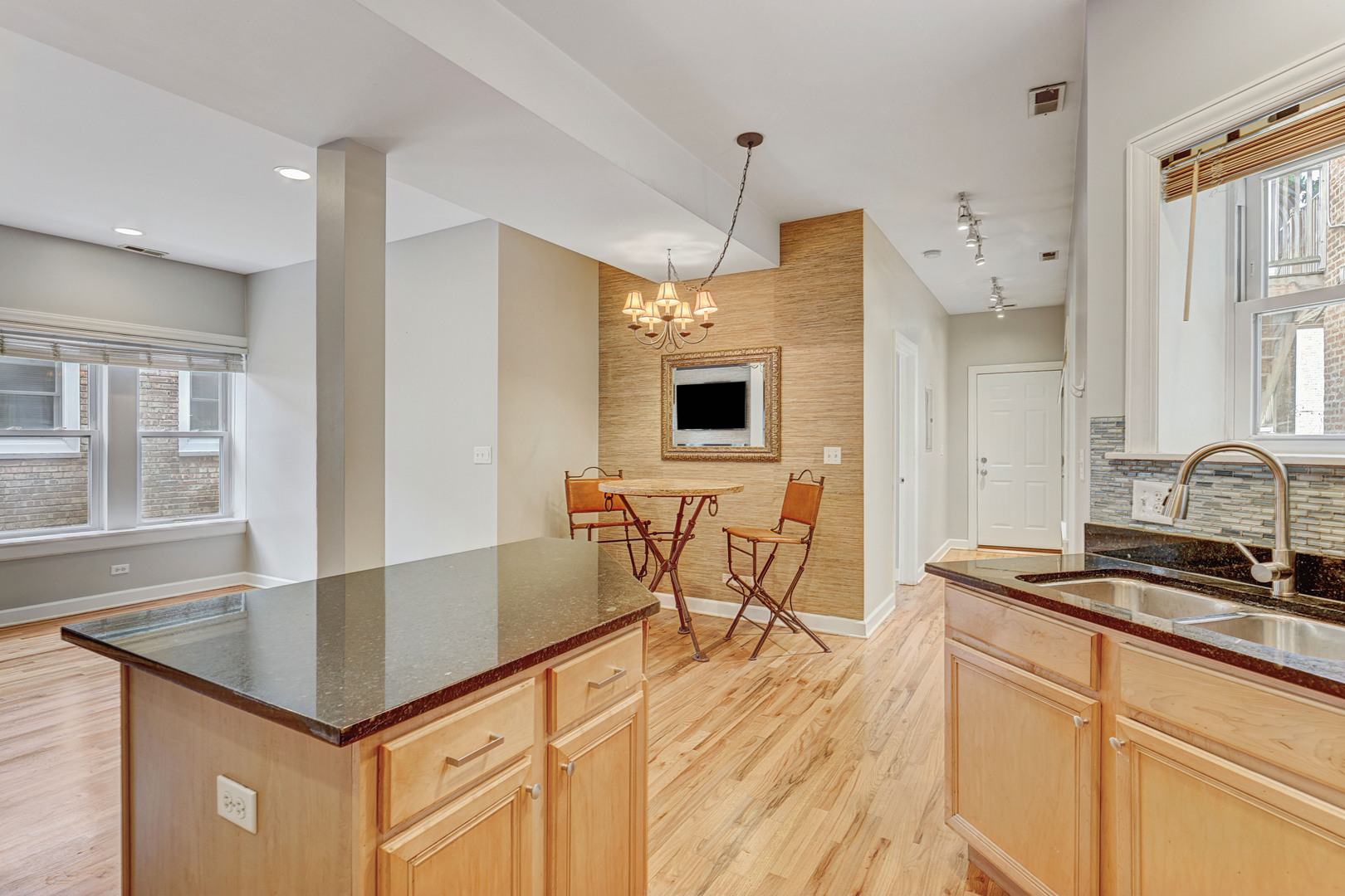 123 Callan Avenue #2N, Evanston, IL 60202