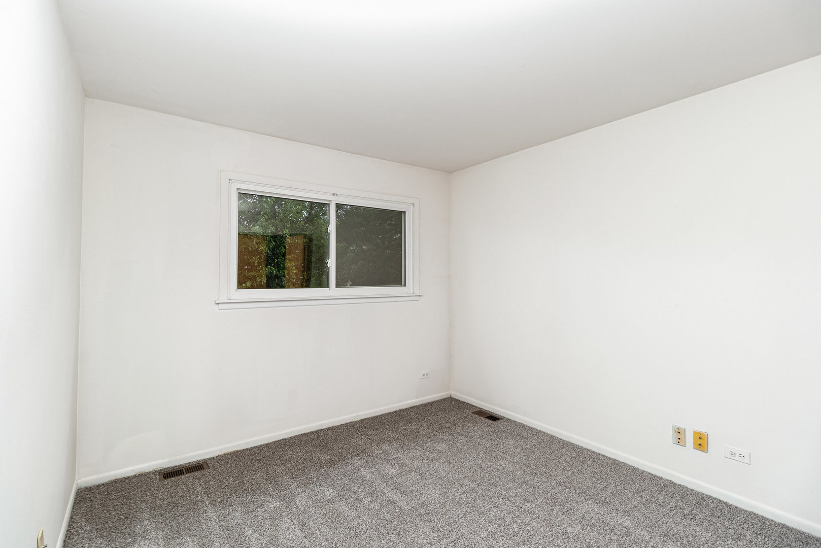 816 W Partridge Lane, Mount Prospect, IL 60056