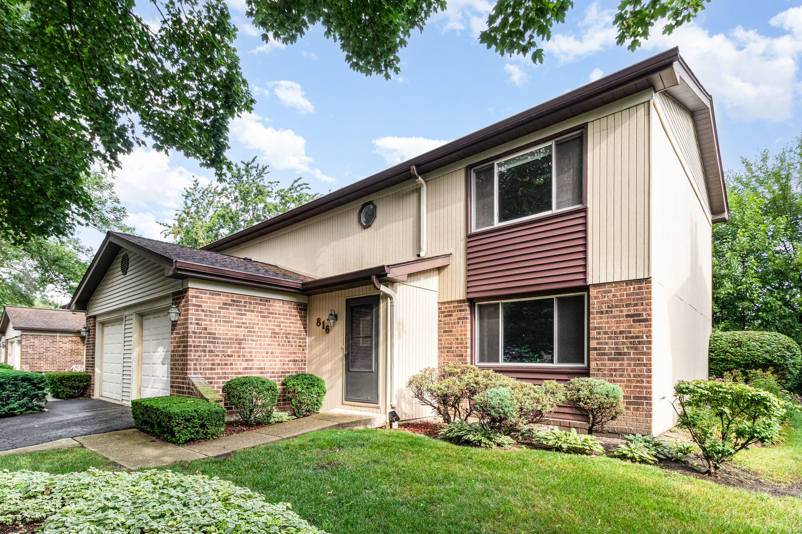 816 W Partridge Lane, Mount Prospect, IL 60056