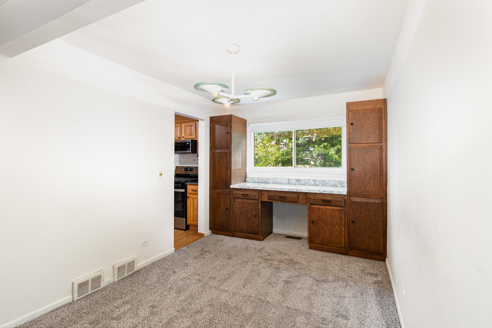 816 W Partridge Lane, Mount Prospect, IL 60056