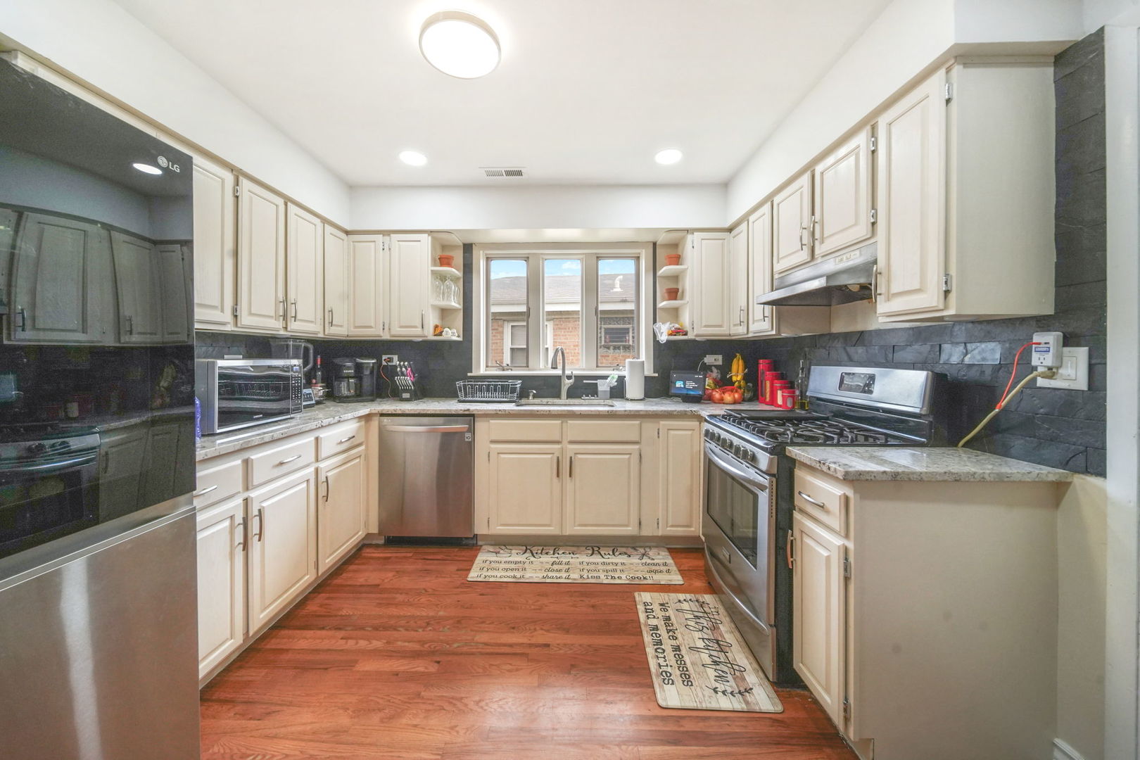 7235 Park Avenue, Summit, IL 60501