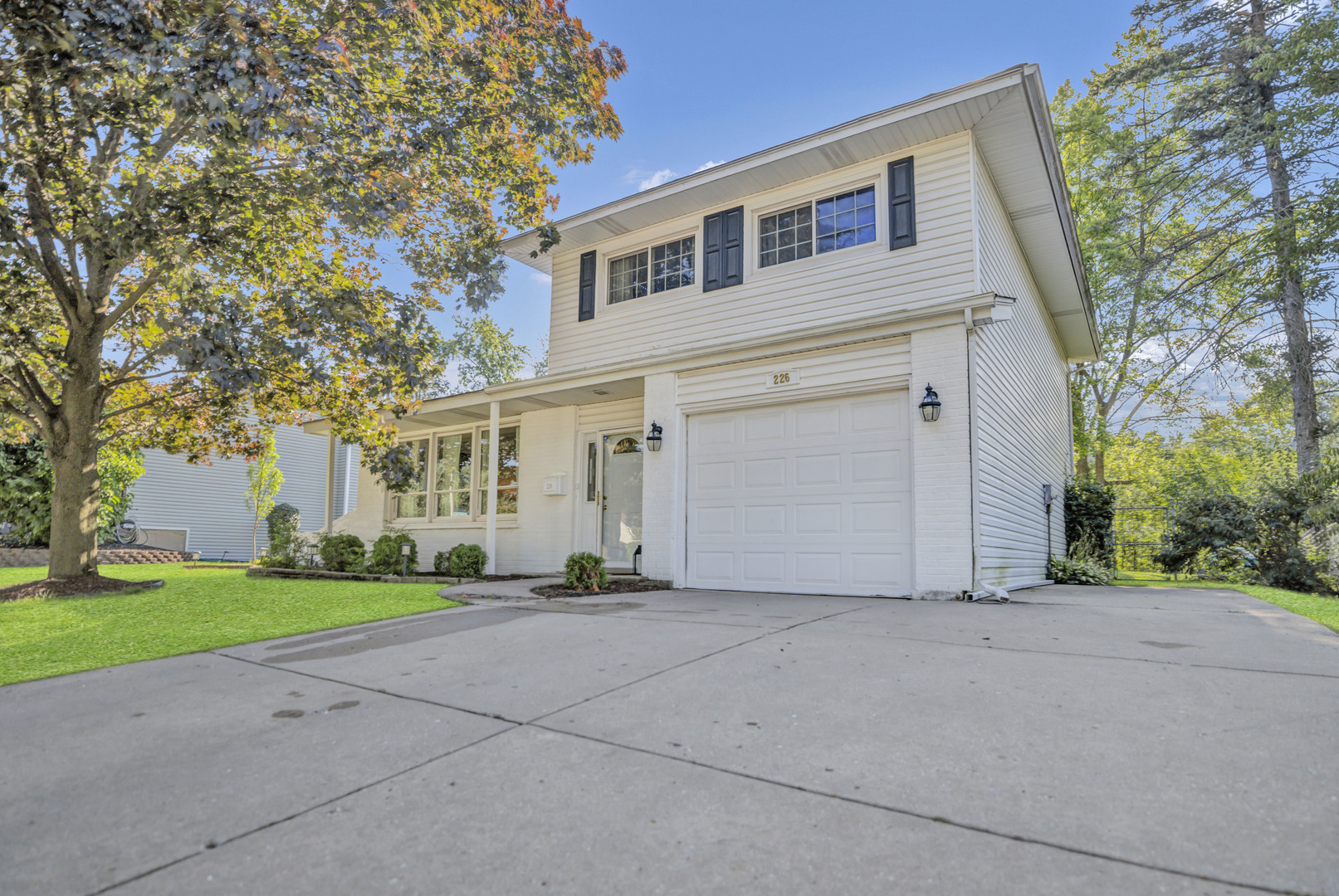 226 Timbercrest Drive, Schaumburg, IL 60193