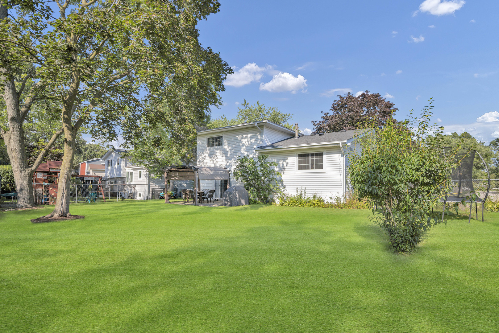 226 Timbercrest Drive, Schaumburg, IL 60193