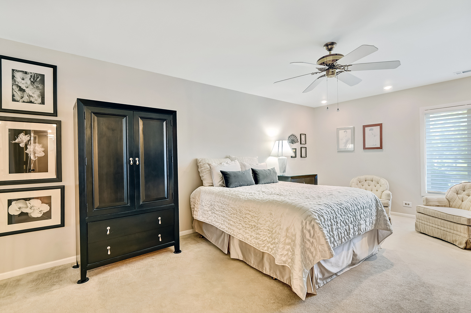 201 Lake Hinsdale Drive #111, Willowbrook, IL 60527