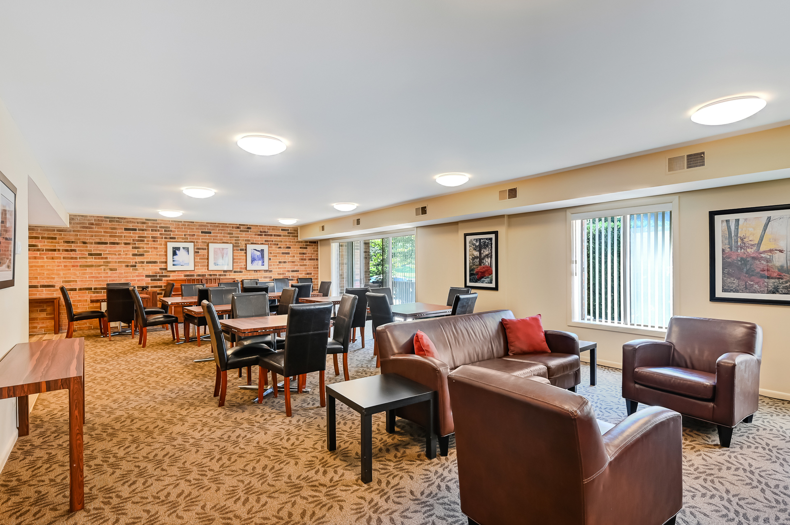 201 Lake Hinsdale Drive #111, Willowbrook, IL 60527