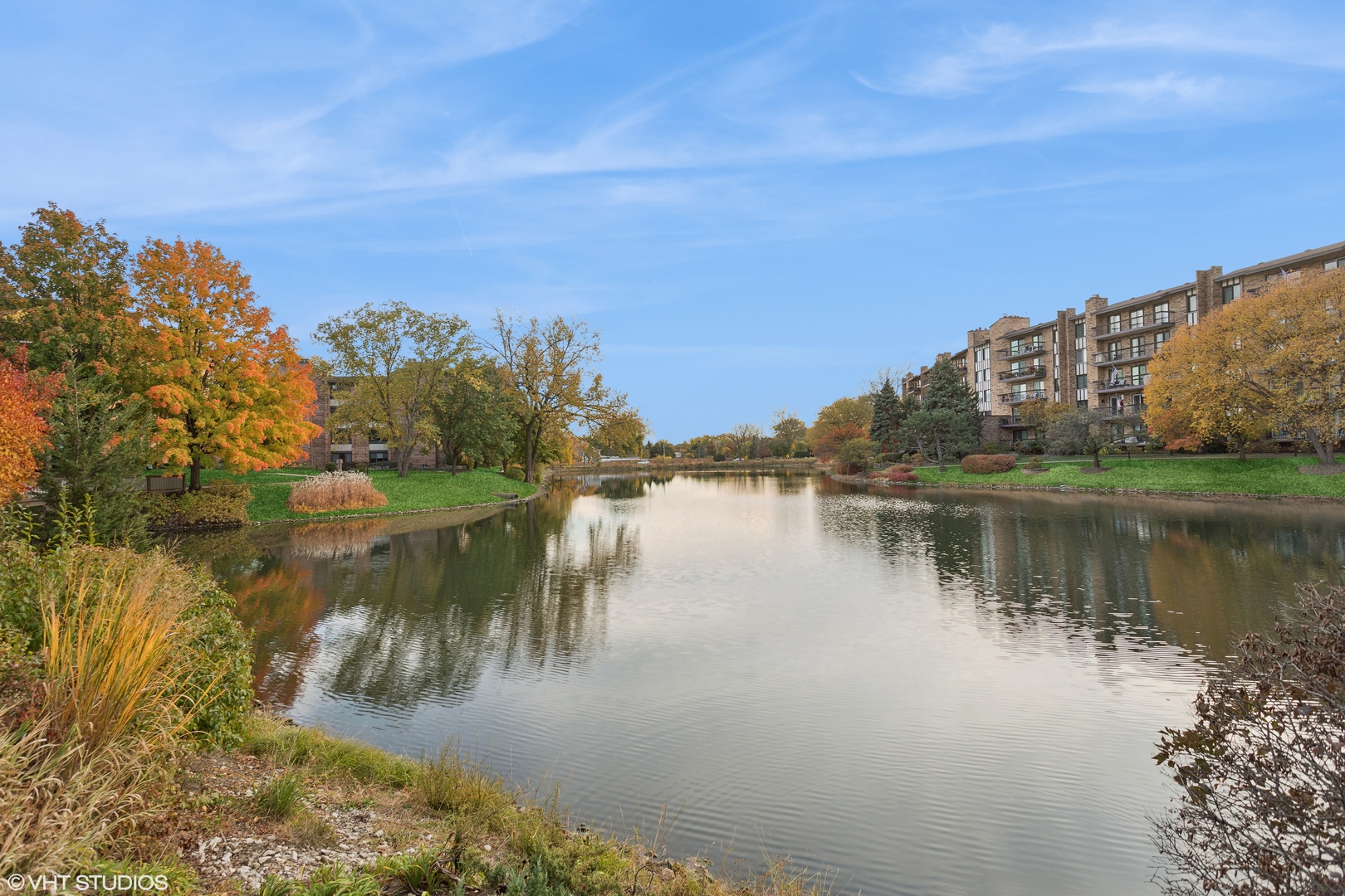 201 Lake Hinsdale Drive #111, Willowbrook, IL 60527