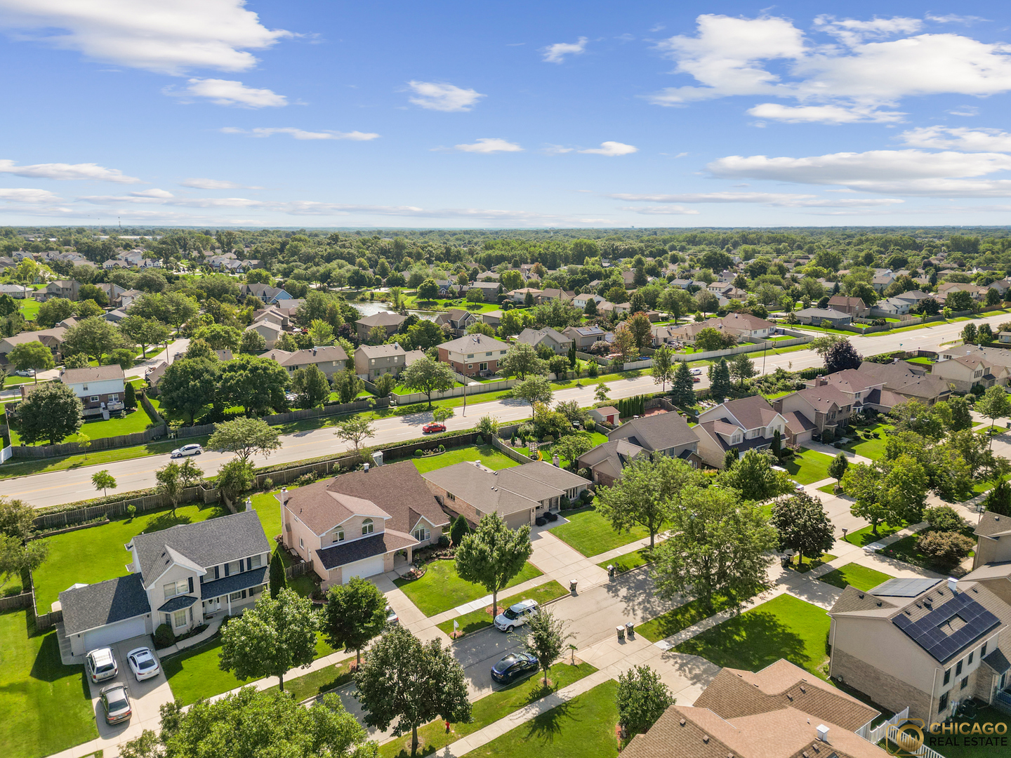 8025 Chesterton Drive, Woodridge, IL 60517