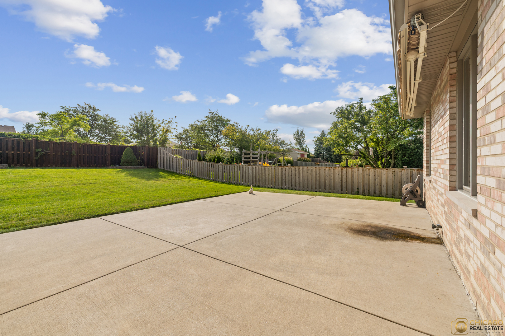 8025 Chesterton Drive, Woodridge, IL 60517