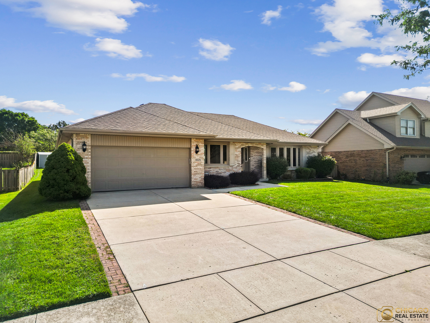 8025 Chesterton Drive, Woodridge, IL 60517