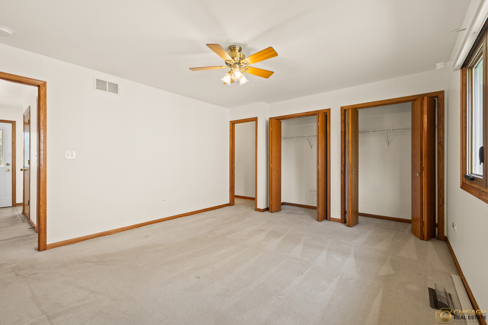 8025 Chesterton Drive, Woodridge, IL 60517