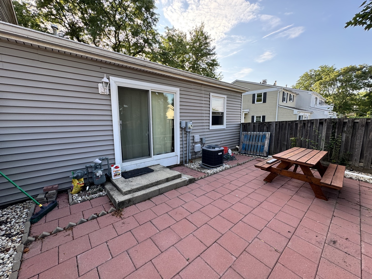 807 MANSFIELD Court #807, Schaumburg, IL 60194