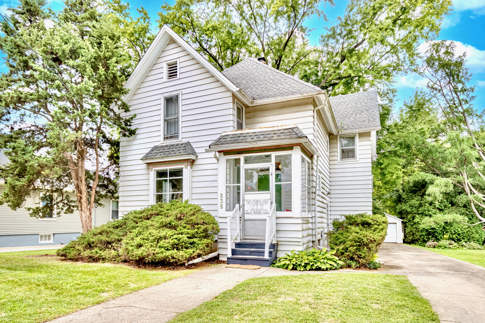 838 Cedar Avenue, Elgin, IL 60120