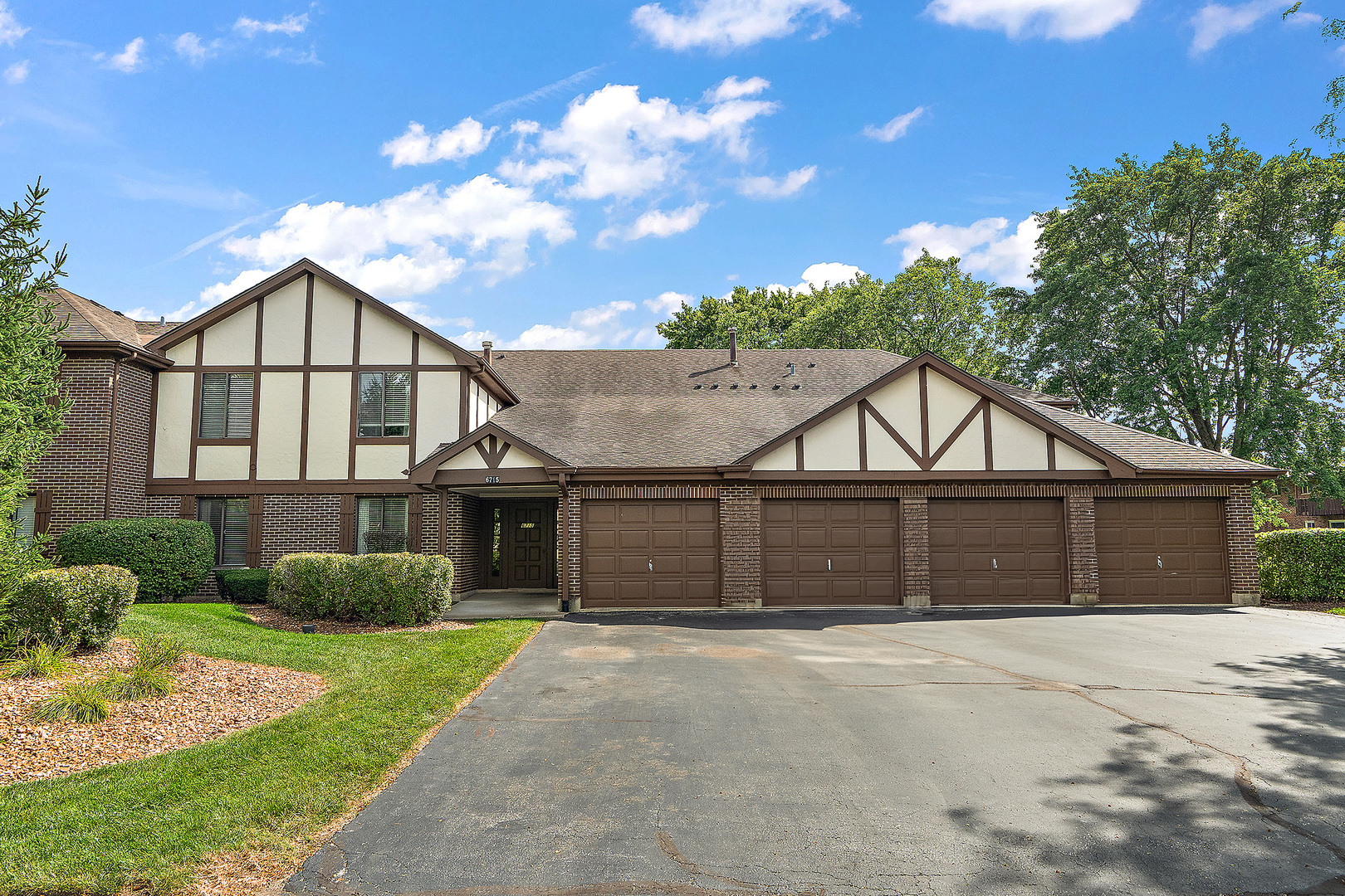 6715 180th Street #5, Tinley Park, IL 60477