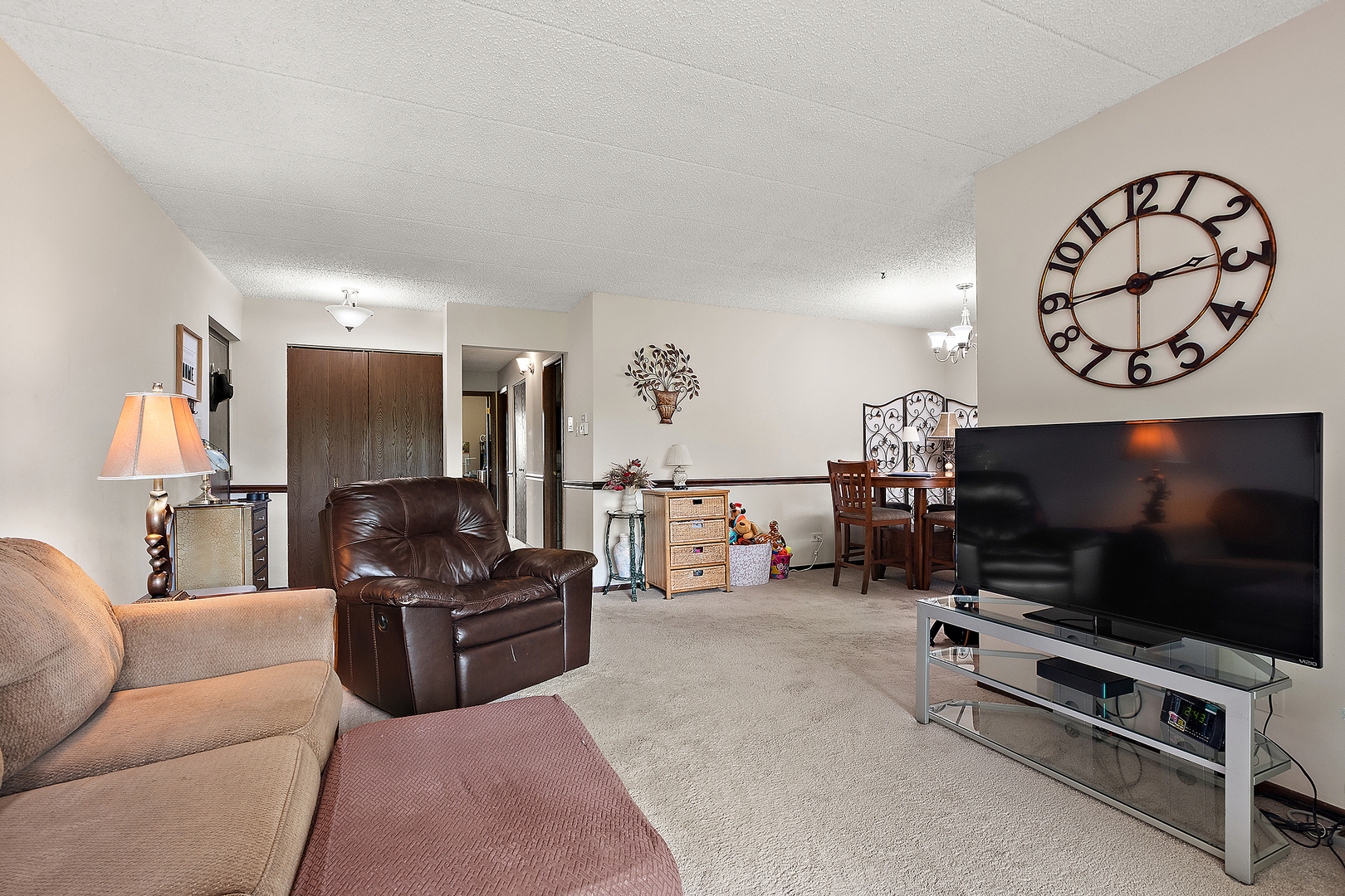 6715 180th Street #5, Tinley Park, IL 60477