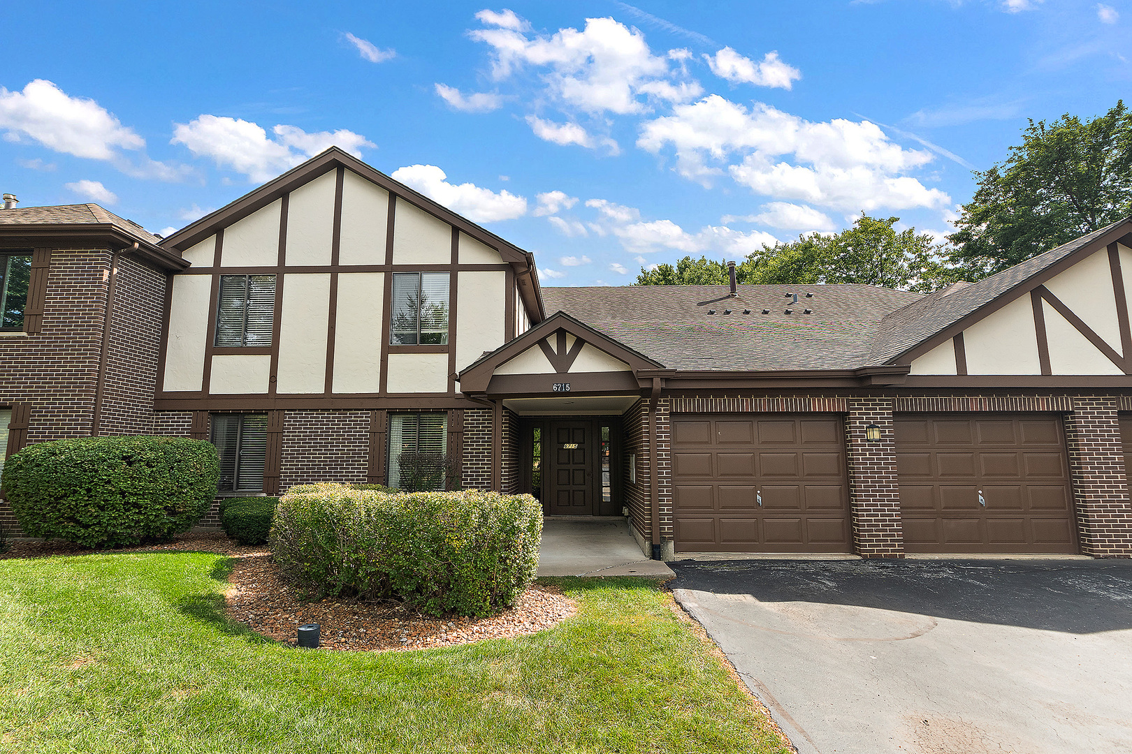 6715 180th Street #5, Tinley Park, IL 60477