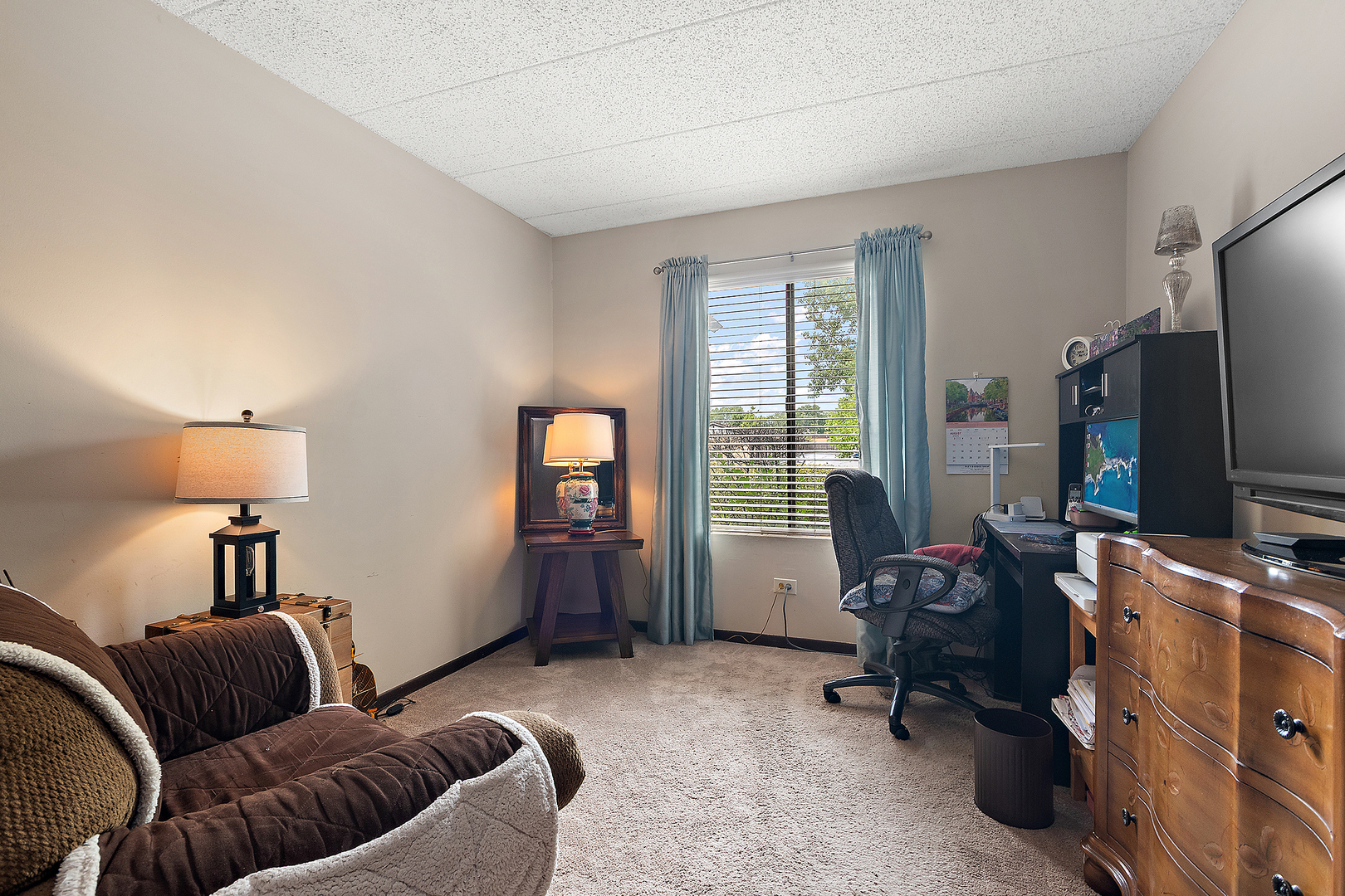 6715 180th Street #5, Tinley Park, IL 60477