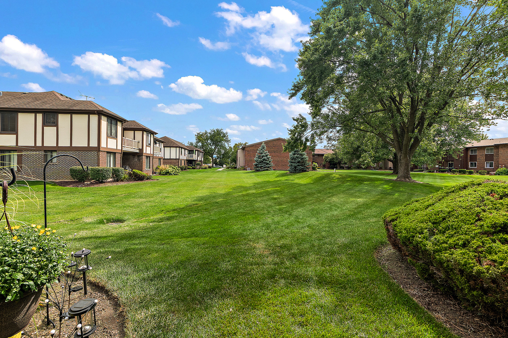 6715 180th Street #5, Tinley Park, IL 60477