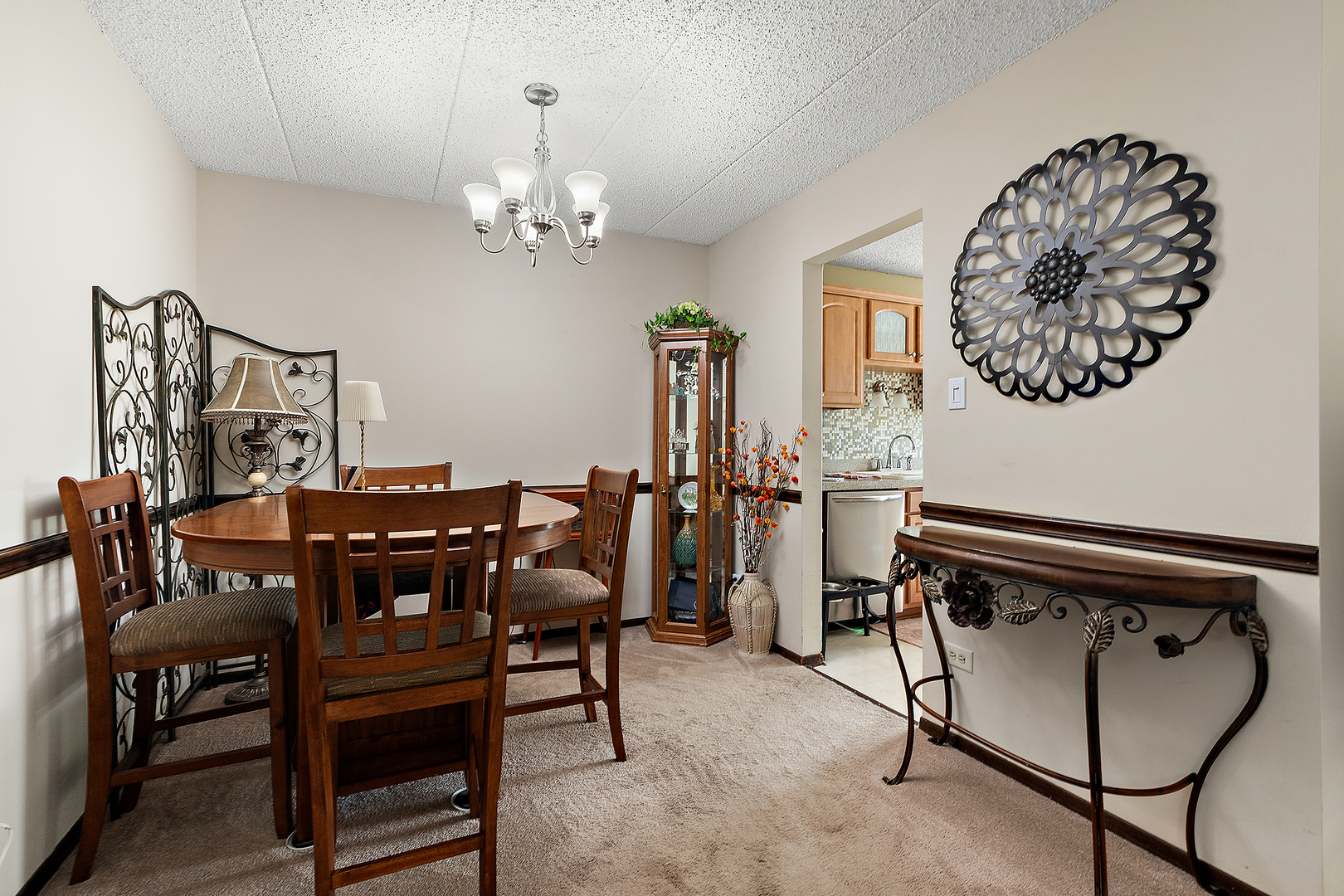 6715 180th Street #5, Tinley Park, IL 60477