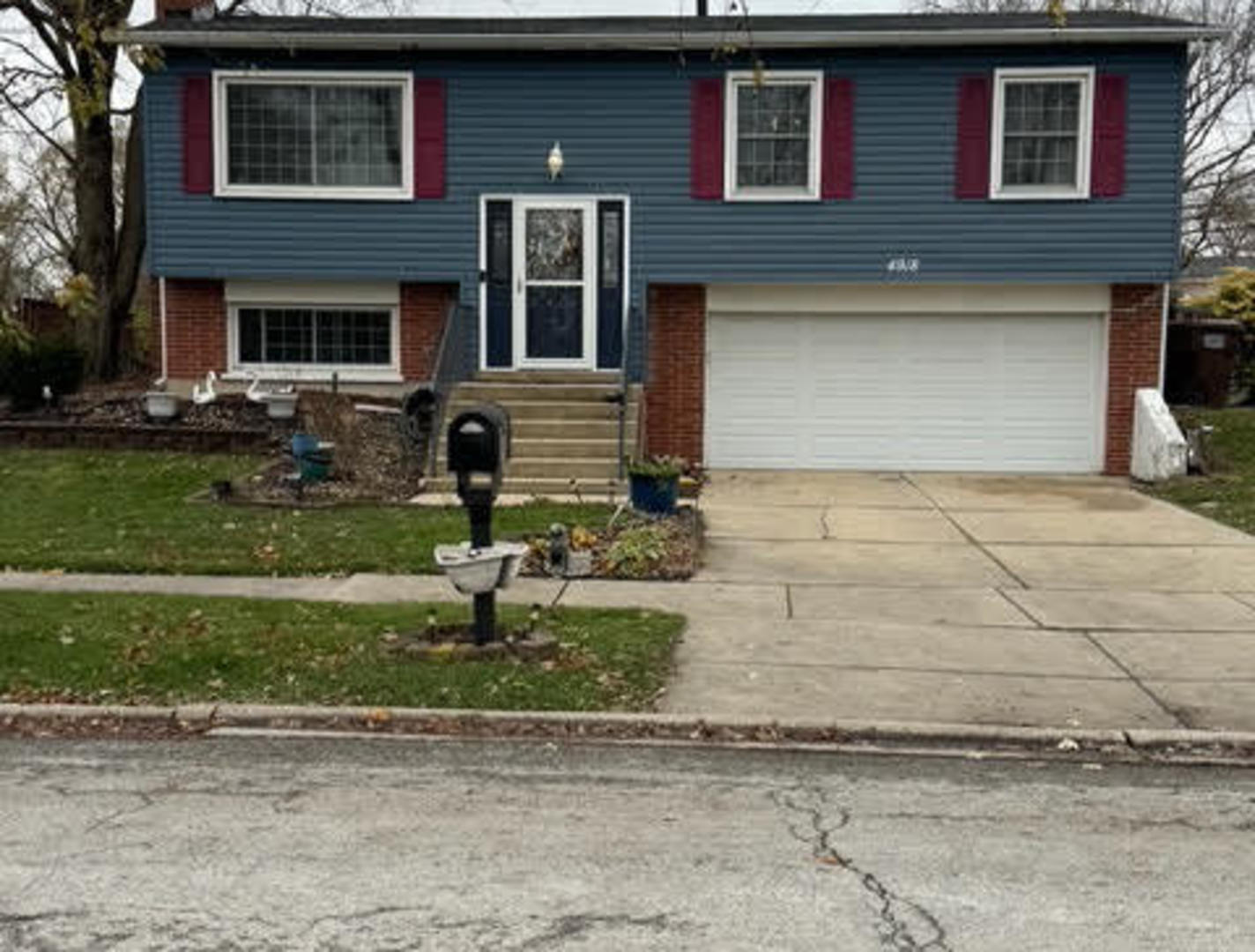 4918 Monterey Drive, Richton Park, IL 60471