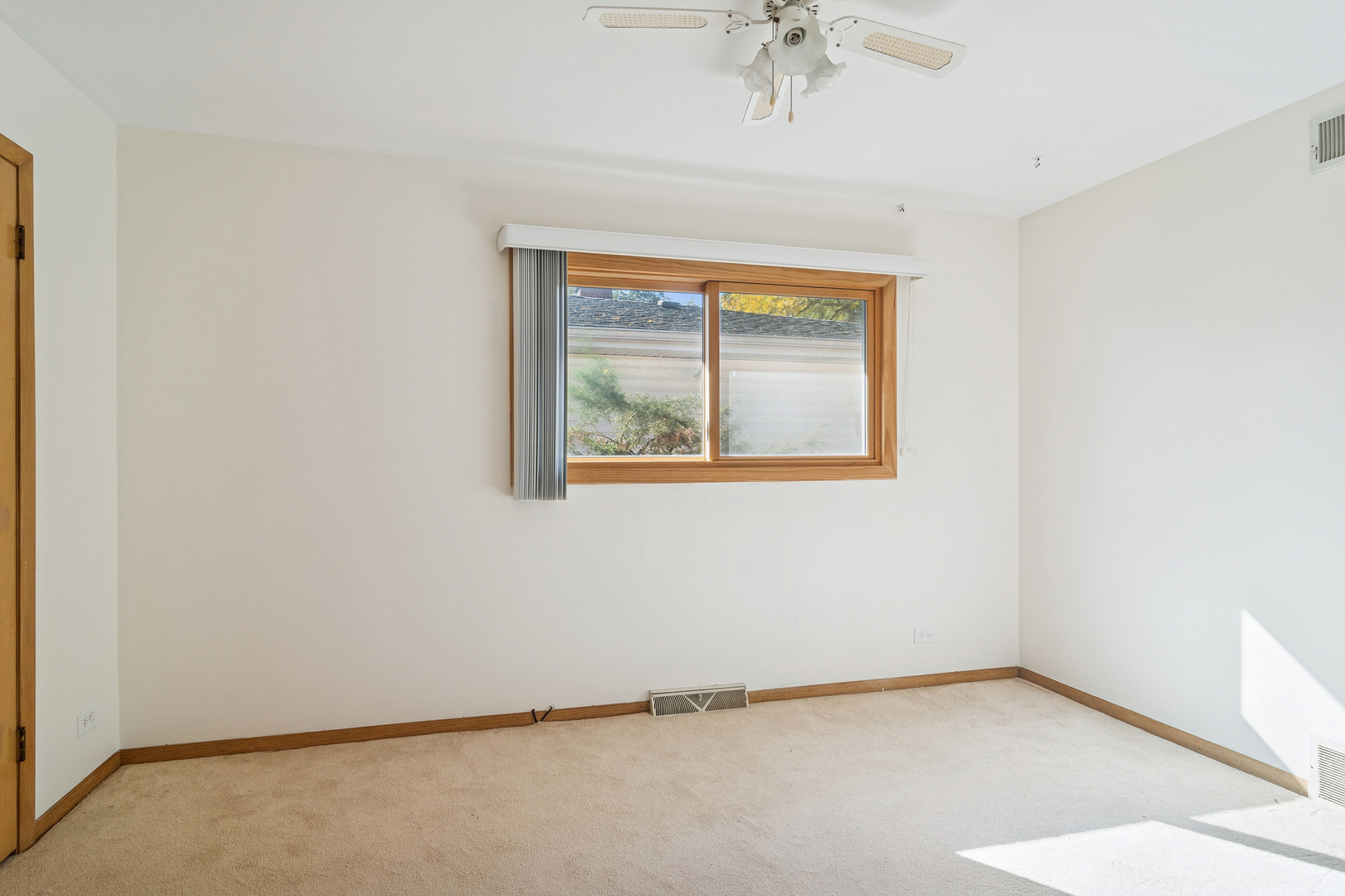 1355 Phoenix Drive, Des Plaines, IL 60018