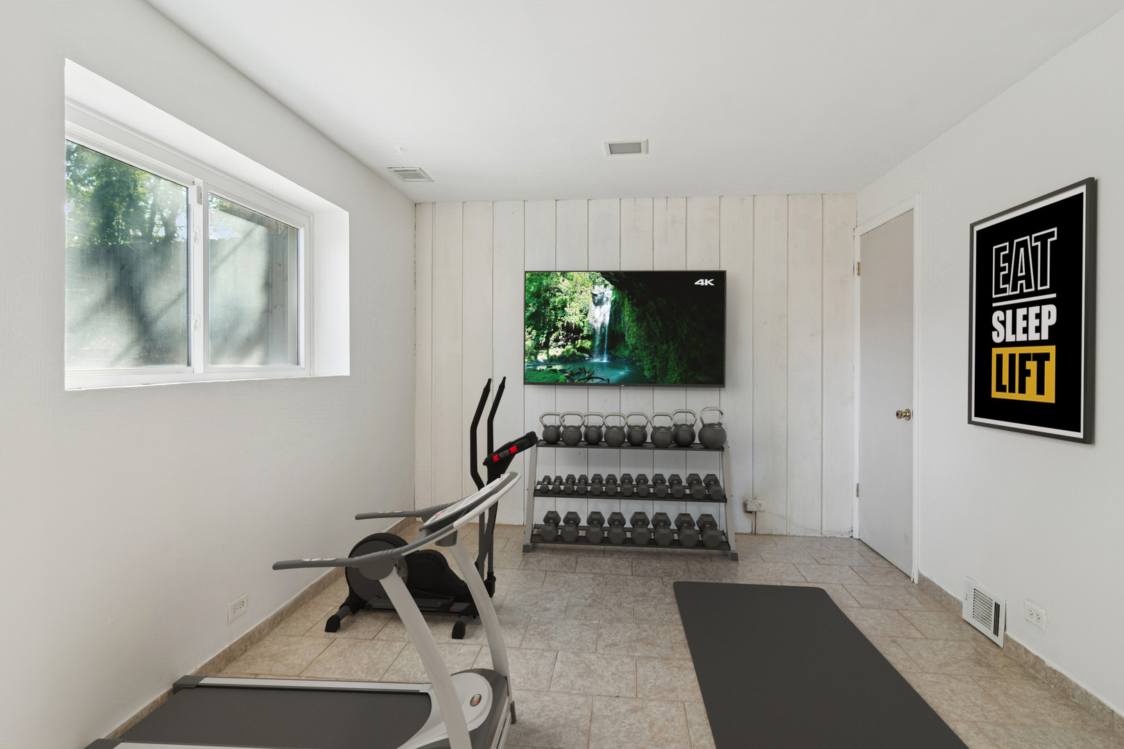 1355 Phoenix Drive, Des Plaines, IL 60018