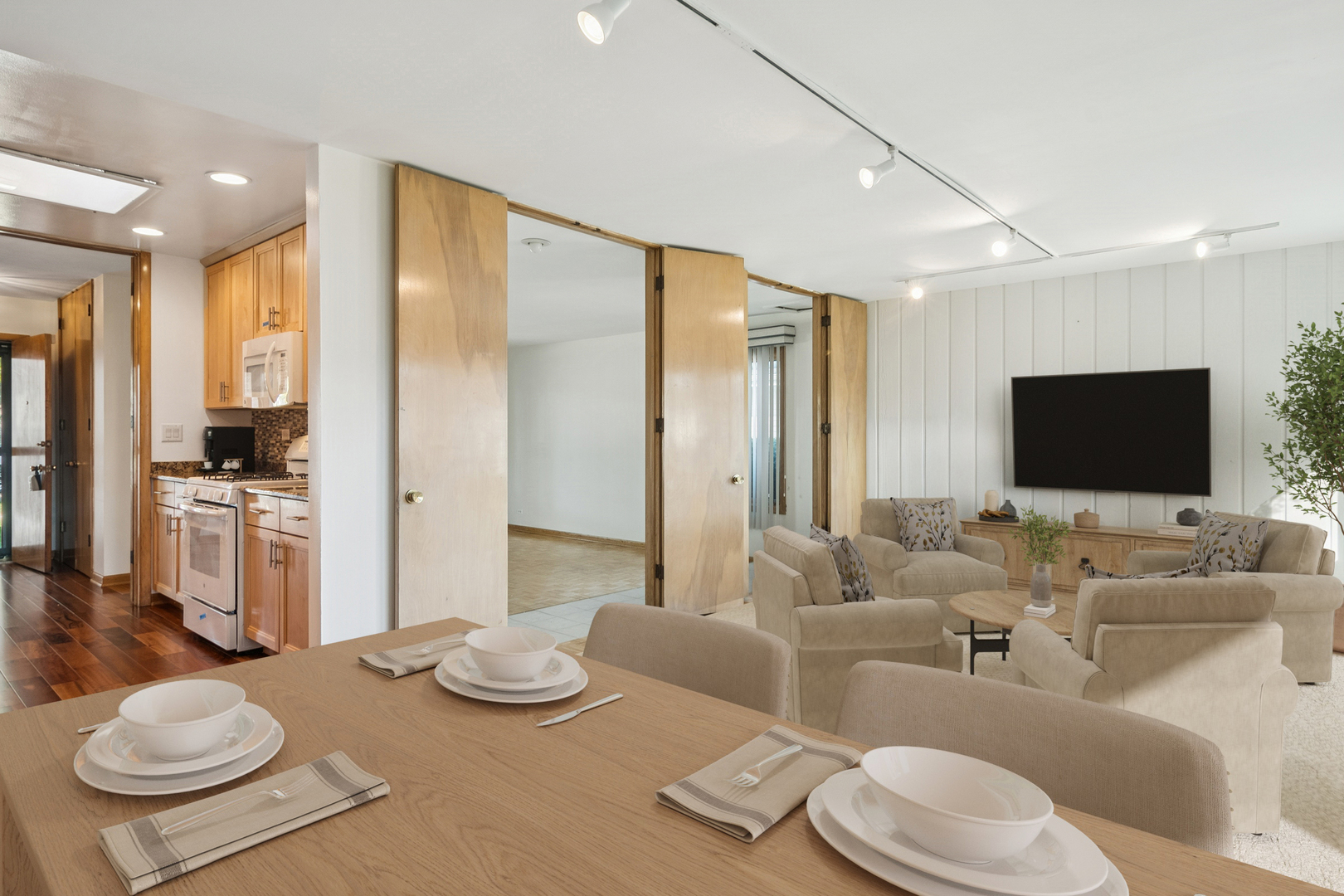 1355 Phoenix Drive, Des Plaines, IL 60018