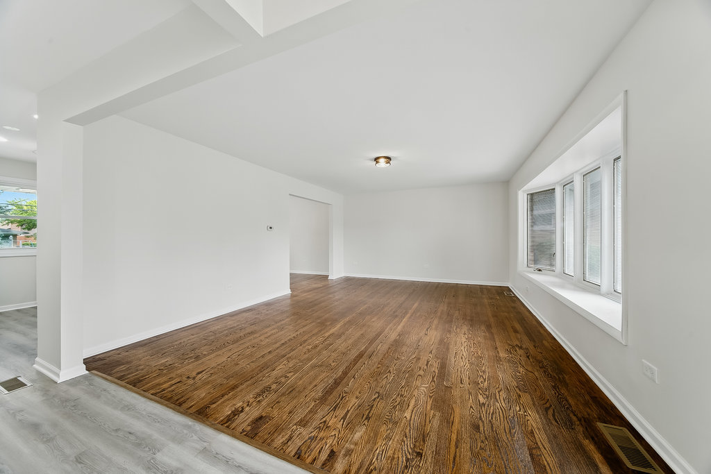 554 E 168th Place, South Holland, IL 60473
