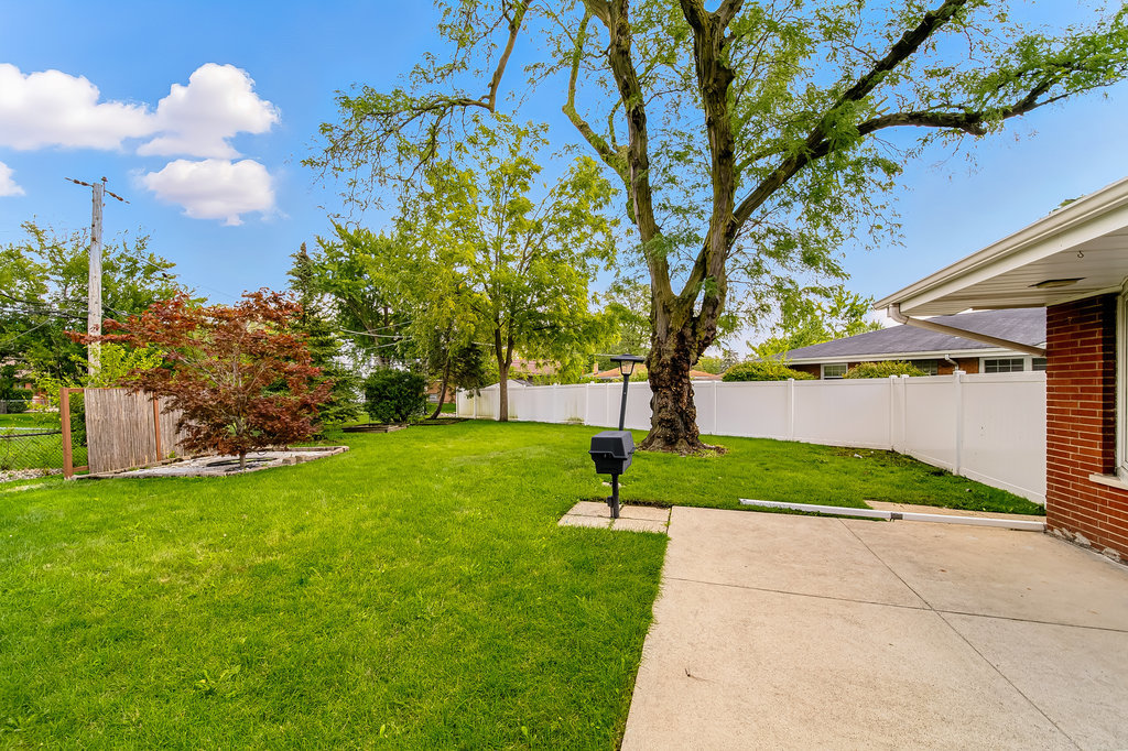 554 E 168th Place, South Holland, IL 60473