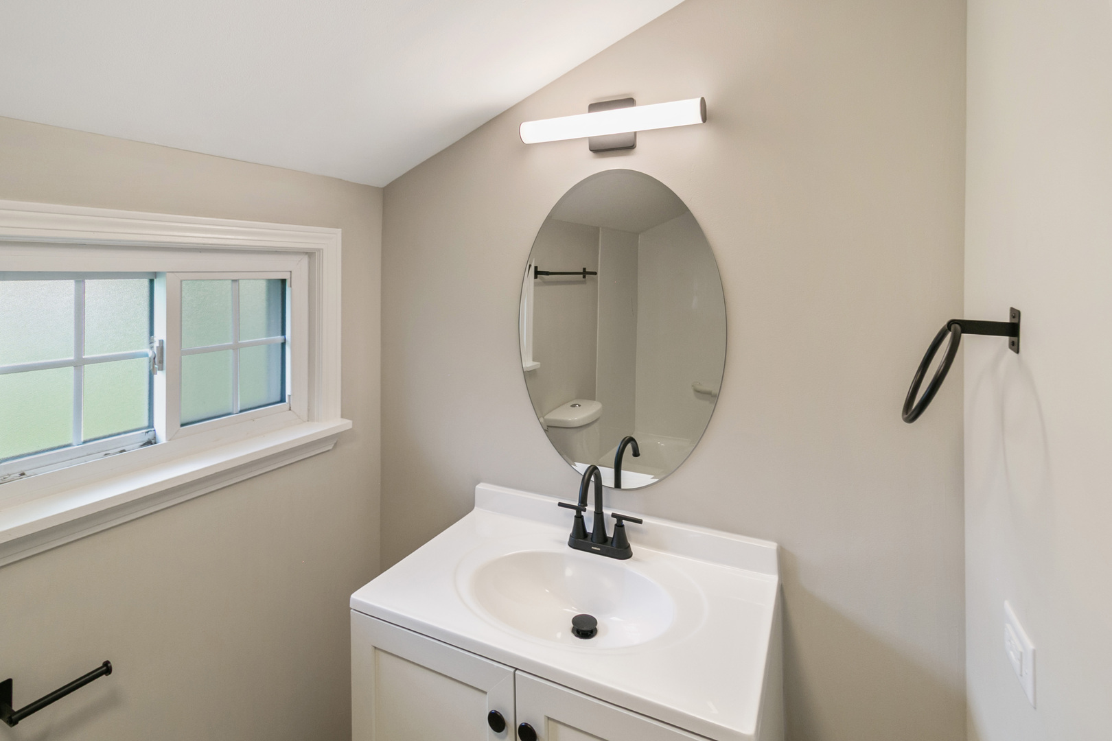 428 E 156th Place, South Holland, IL 60473