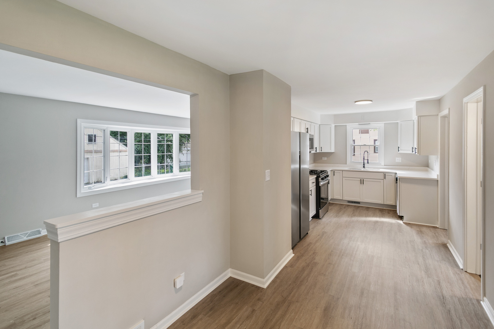 428 E 156th Place, South Holland, IL 60473