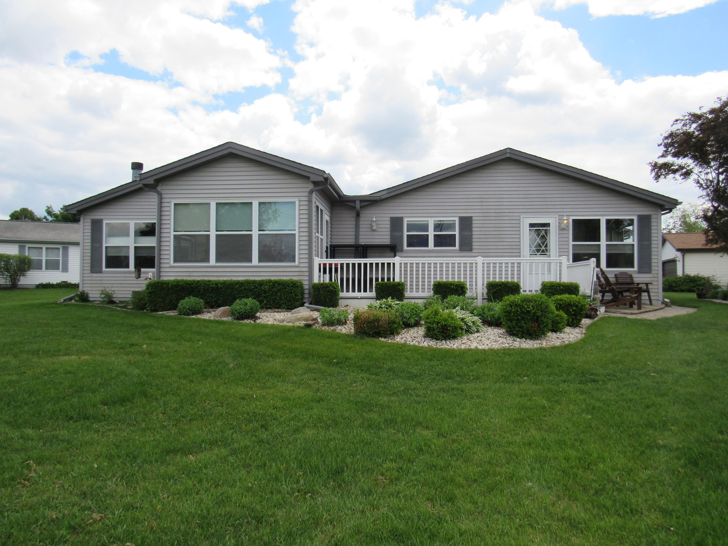 337 Belmont Court, Grayslake, IL 60030