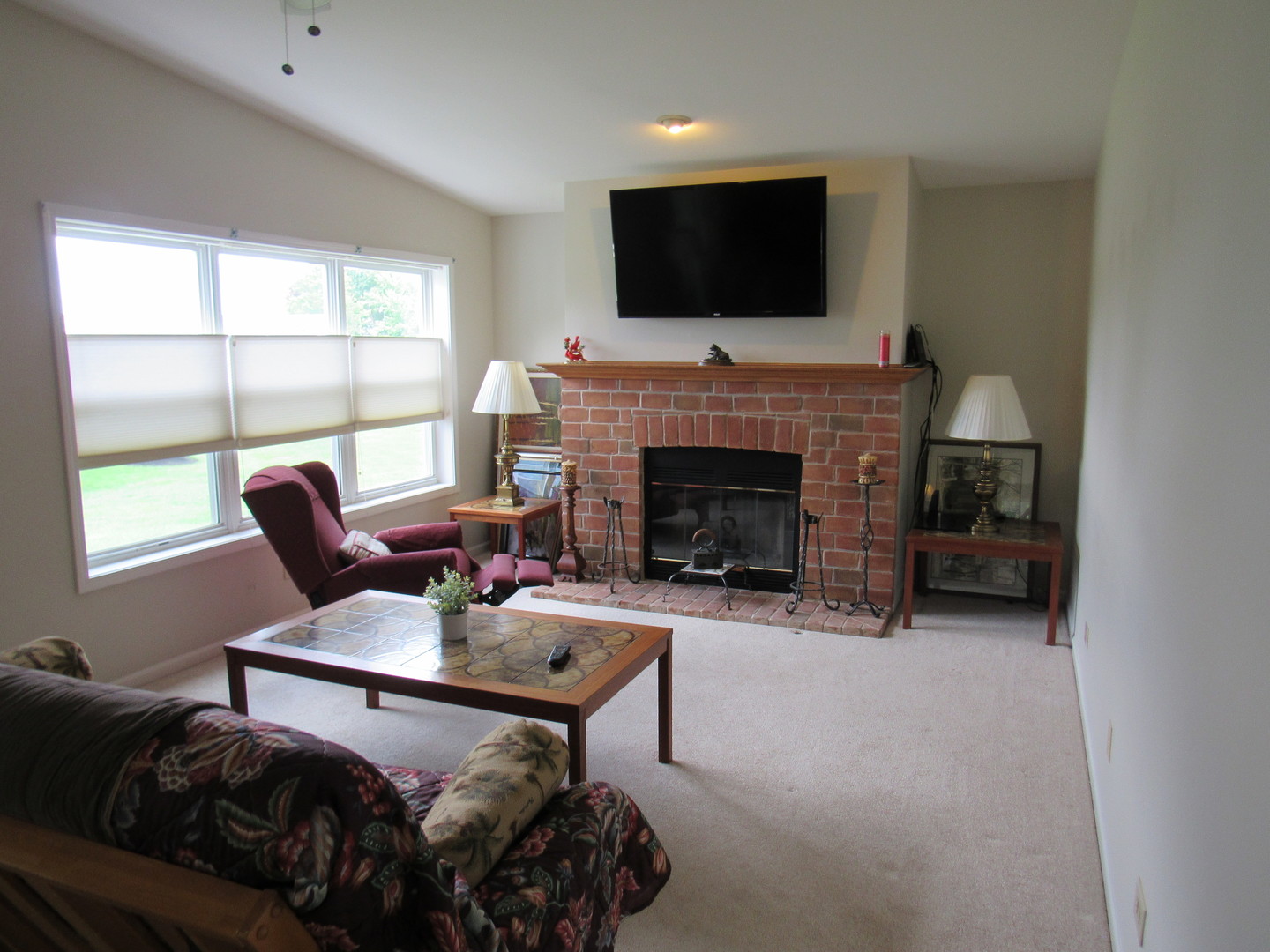 337 Belmont Court, Grayslake, IL 60030