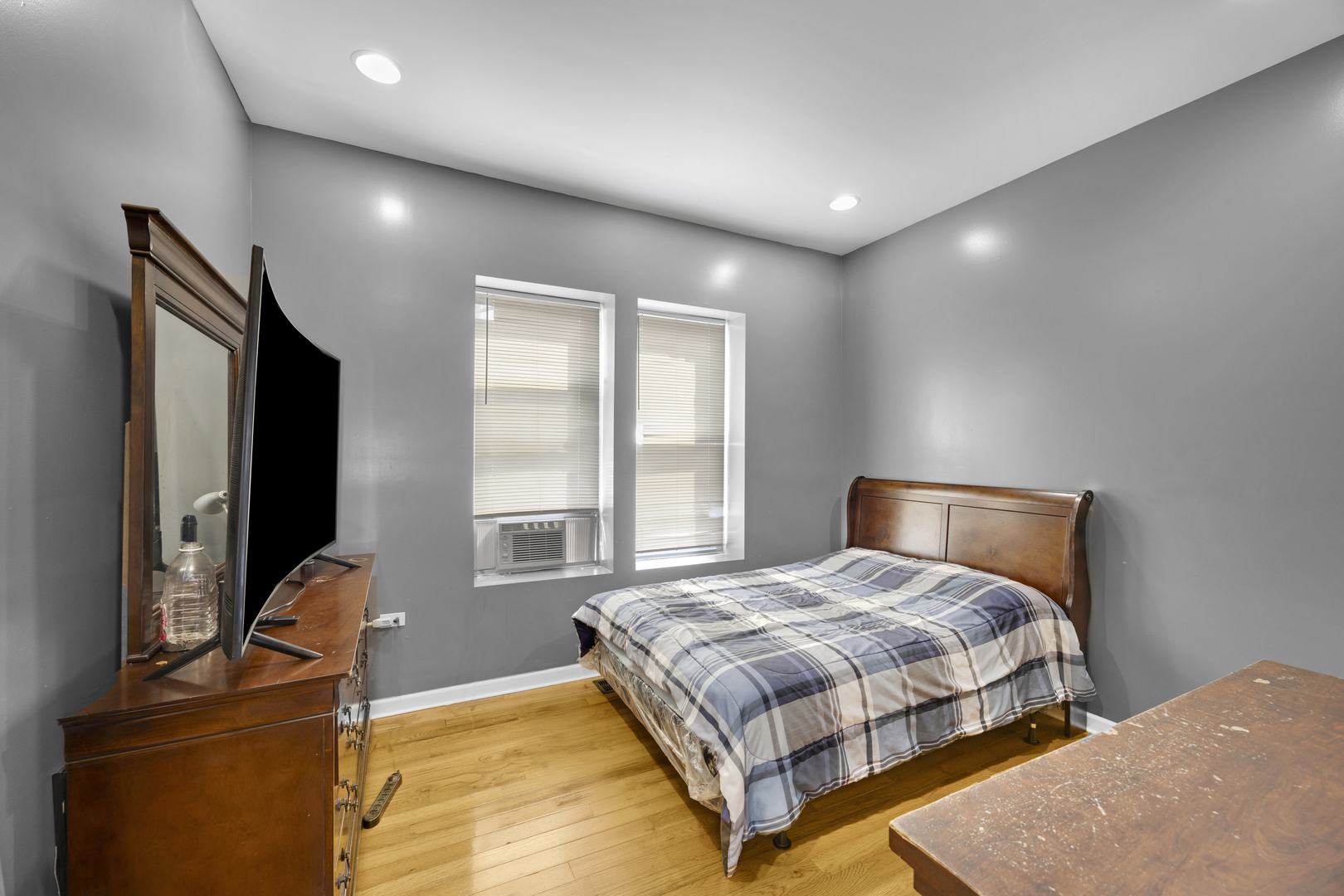 7220 S Carpenter Street, Chicago, IL 60621
