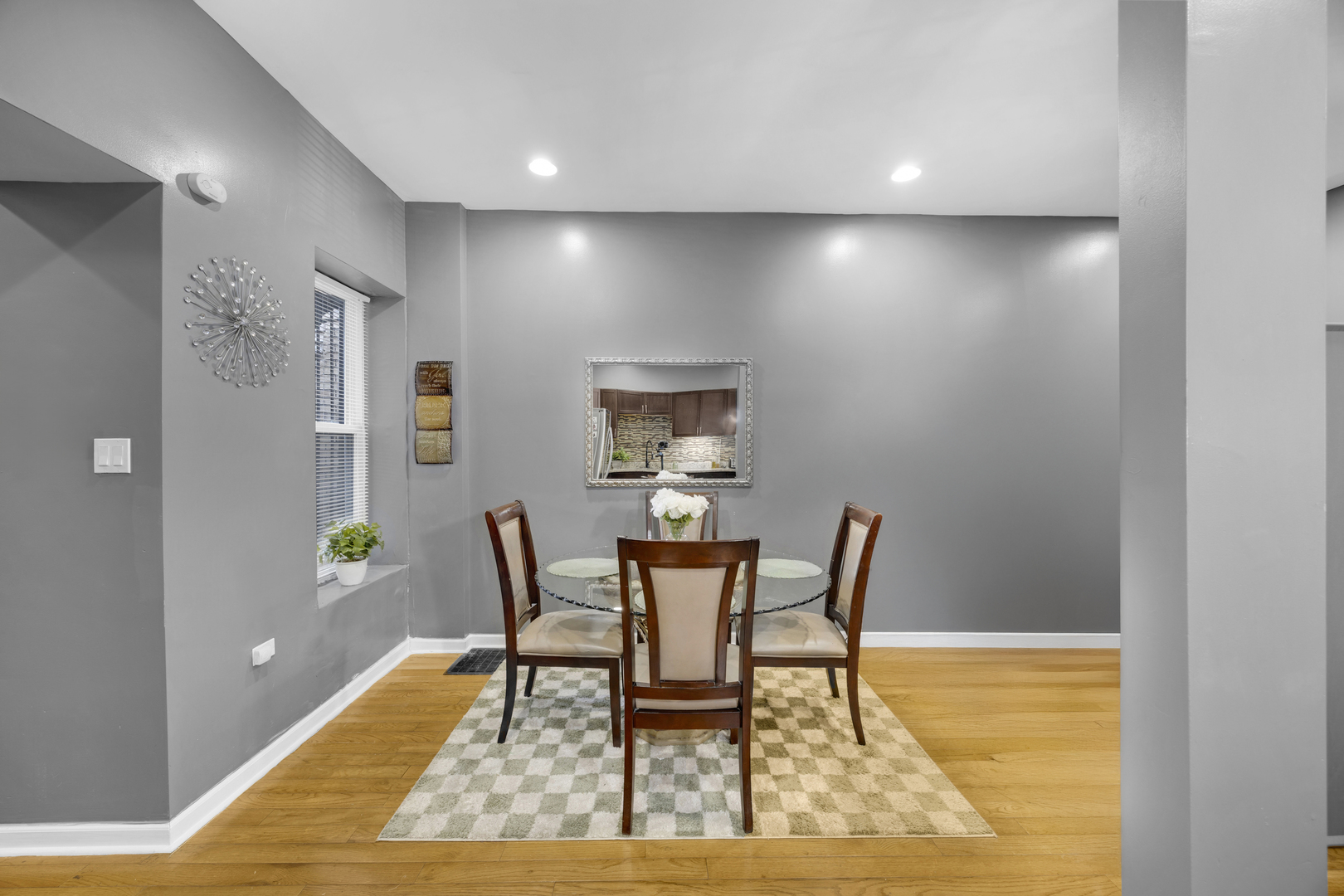 7220 S Carpenter Street, Chicago, IL 60621