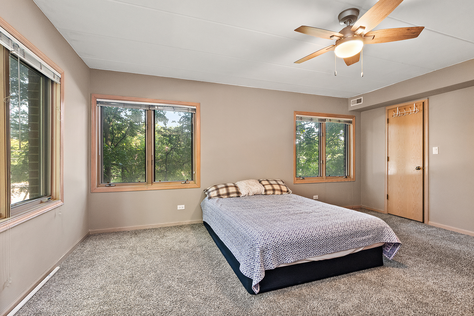 12117 S Nagle Avenue #2N, Palos Heights, IL 60463