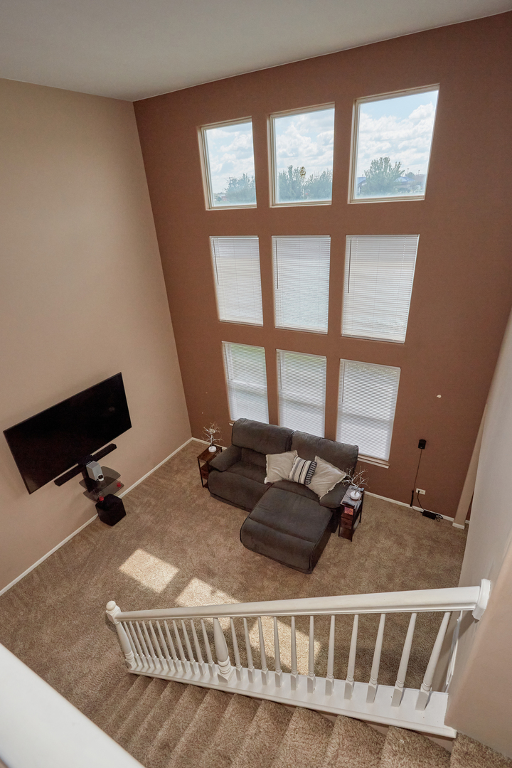 1724 Waters Edge Drive, Minooka, IL 60447